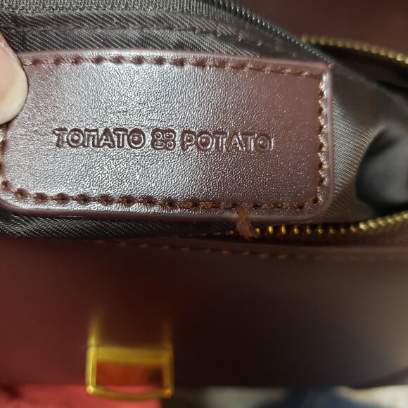 Tomato Potato Baguette Style Shoulder Handbag Brown with Gold Accents 11"x5"x4" - Picture 14 of 14